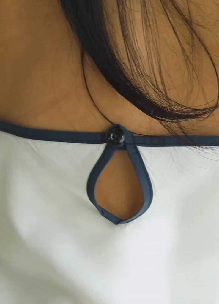 Short video clip showing the back details of the Royal Highnies ladies gown
